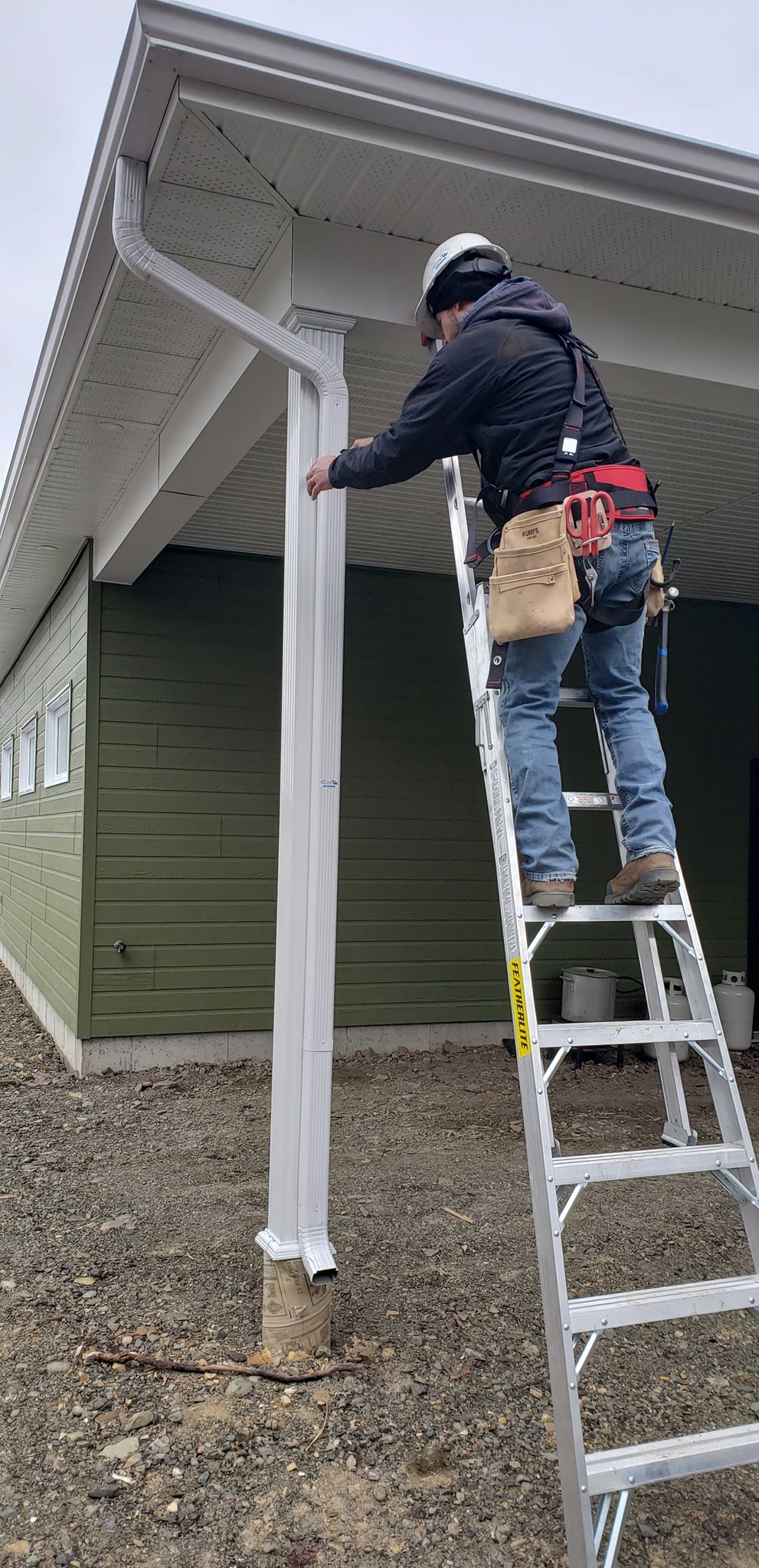 Installation de gouttières
